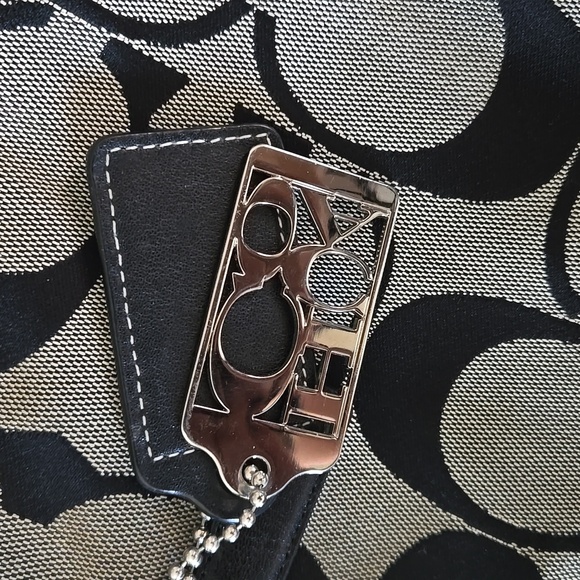 Coach 19354 Hamptons Weekend Signature Colorblock Medium Tote. - Picture 7 of 9